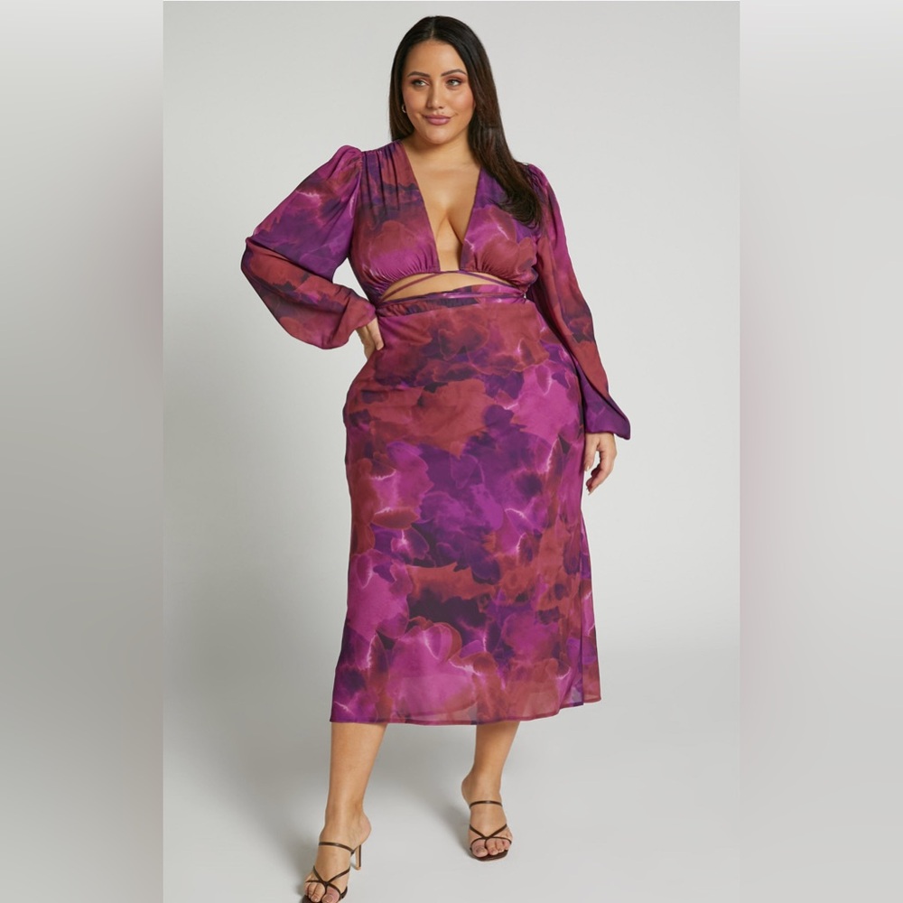 ARTOLA MIDI DRESS - FRONT
CUT OUT LONG SLEEVE DRESS IN BLURRED DREAMS